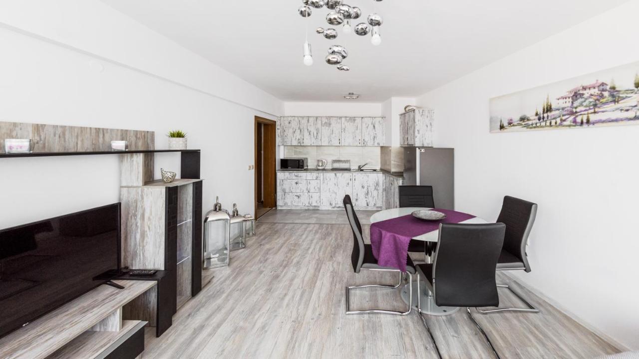 Next To Gondola. Cosy & Elegant 2 Bedroom Apartment In Neon Complex 반스코 외부 사진