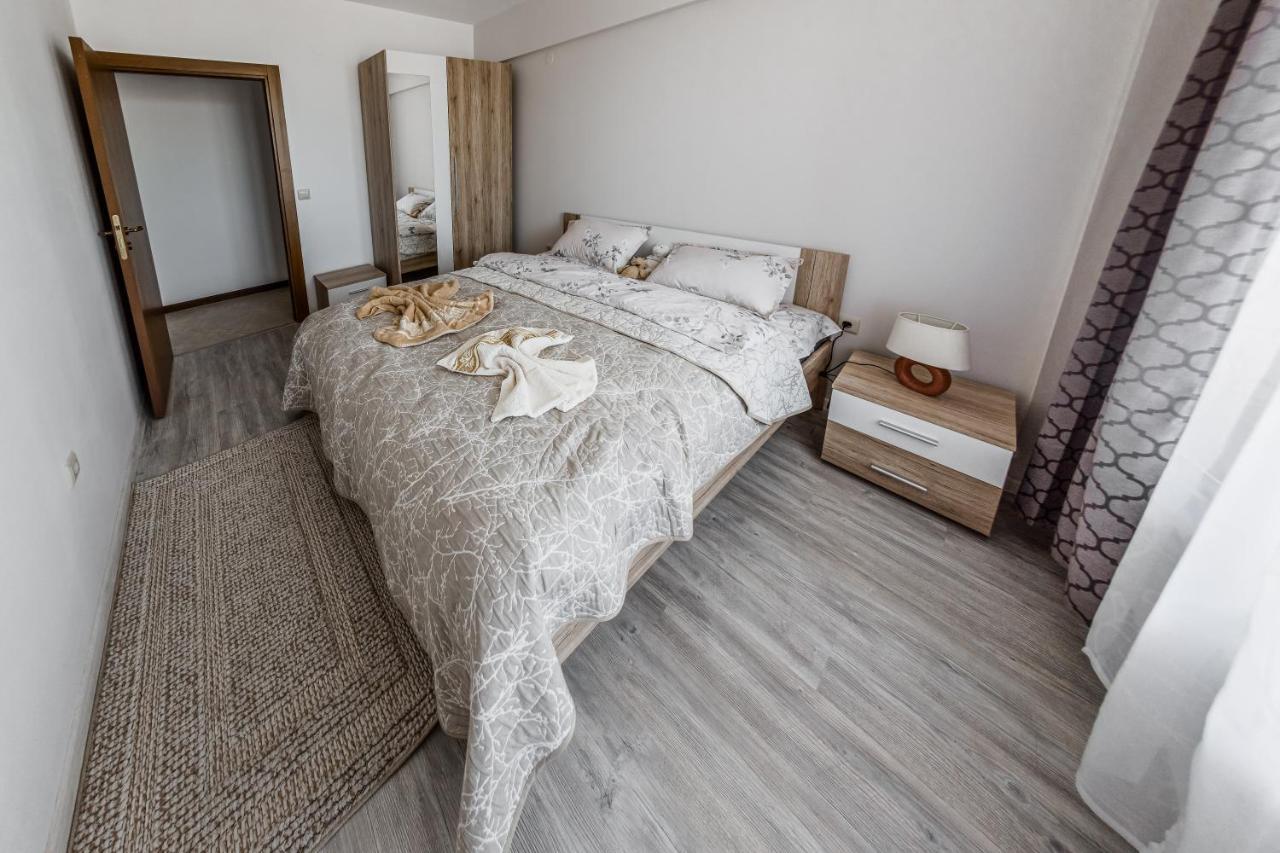 Next To Gondola. Cosy & Elegant 2 Bedroom Apartment In Neon Complex 반스코 외부 사진