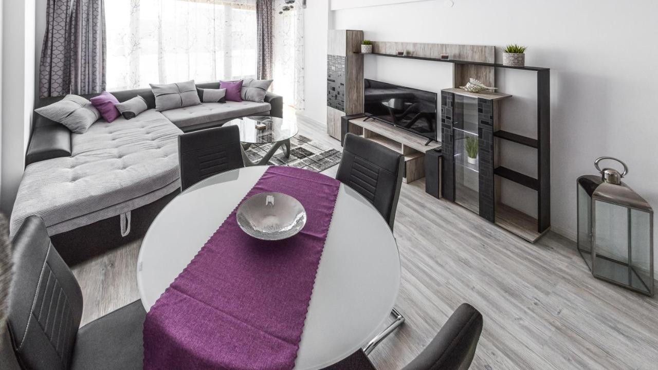 Next To Gondola. Cosy & Elegant 2 Bedroom Apartment In Neon Complex 반스코 외부 사진