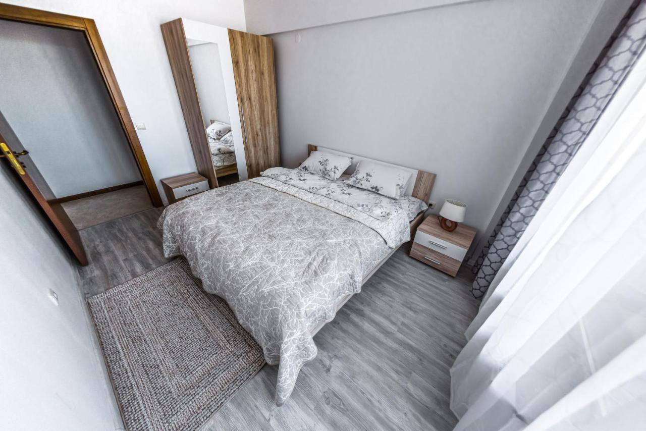 Next To Gondola. Cosy & Elegant 2 Bedroom Apartment In Neon Complex 반스코 외부 사진